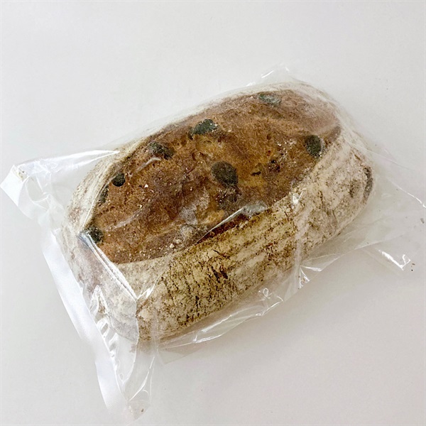 ＜期限間近SALE＞［ビオランド］石窯焼きクルミとレーズンのライ麦パン 1個【冷凍】