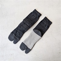 ［コロモナチューレ］足底パイル足袋ロングソックスL 麻炭×ログウッド