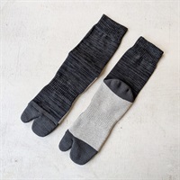 ［コロモナチューレ］足底パイル足袋ロングソックスXL 麻炭×ログウッド